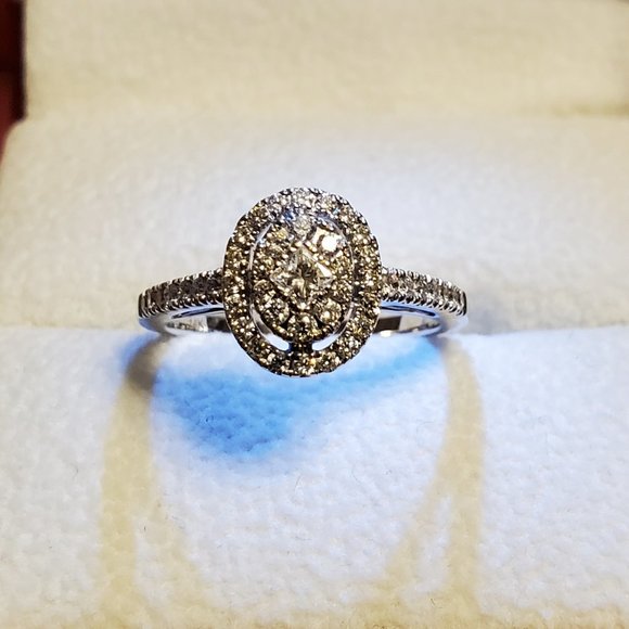 Beautiful  design 14K white gold diamond  ring - Picture 7 of 13